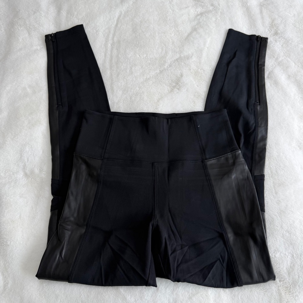 Athleta Delancey Shine Moto Tight Size Small